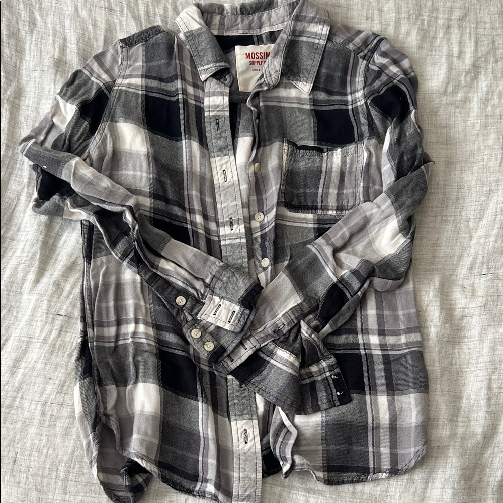 Women’s Flannel Shirt Mossimo Supply Co. Black and Gray Plaid Button Down Sz Med